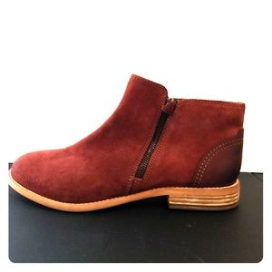 CLARKS ARTISAN womens chuka suede boot size 11M